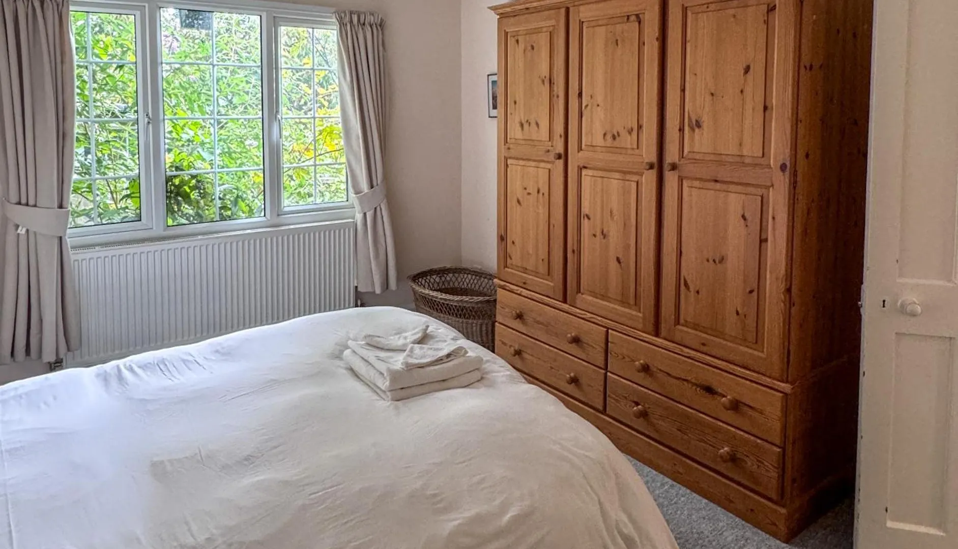 Spacious Home In Bath, Nature And City!